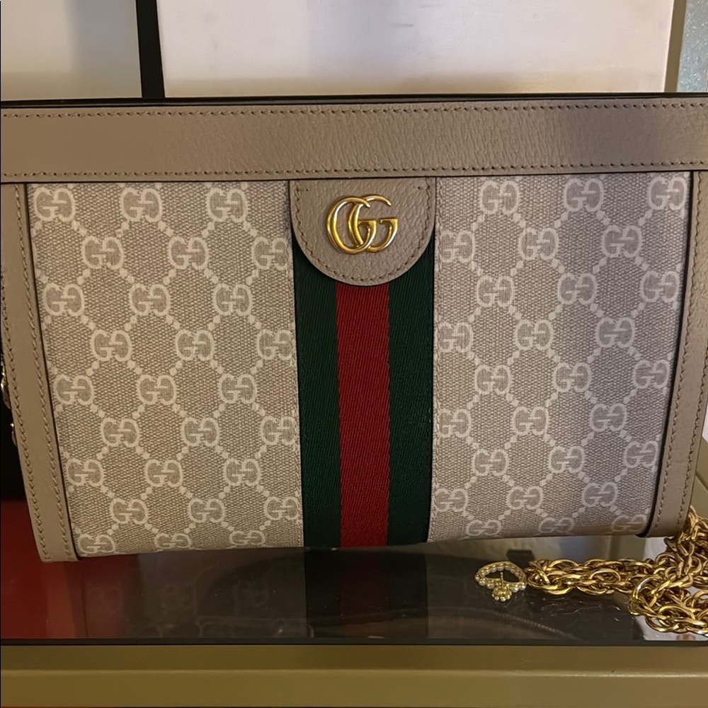 Gucci Cream and Green Shoulder Bag with Iconic Design